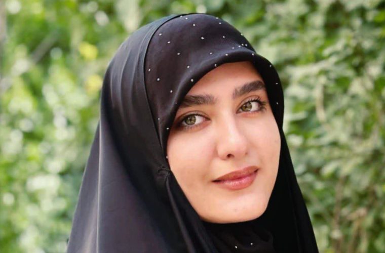 گفت‌وگو با نگین مهمانکِش؛ گوینده، مجری و کارگردان تئاتر بانوان