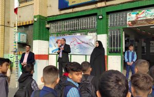 بازدید صبحگاهی مدیر آموزش و پرورش ناحیه ۷ مشهدمقدس از دبستان دارالعلم