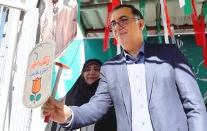 نواخته شدن زنگ ایثار توسط رئیس بنیاد شهید و امور ایثارگران